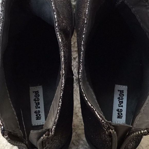 NOT Rated Women's Sagitta Faux Leather Crackled Metallic Block Heel Ankle Bootie - Picture 6 of 11